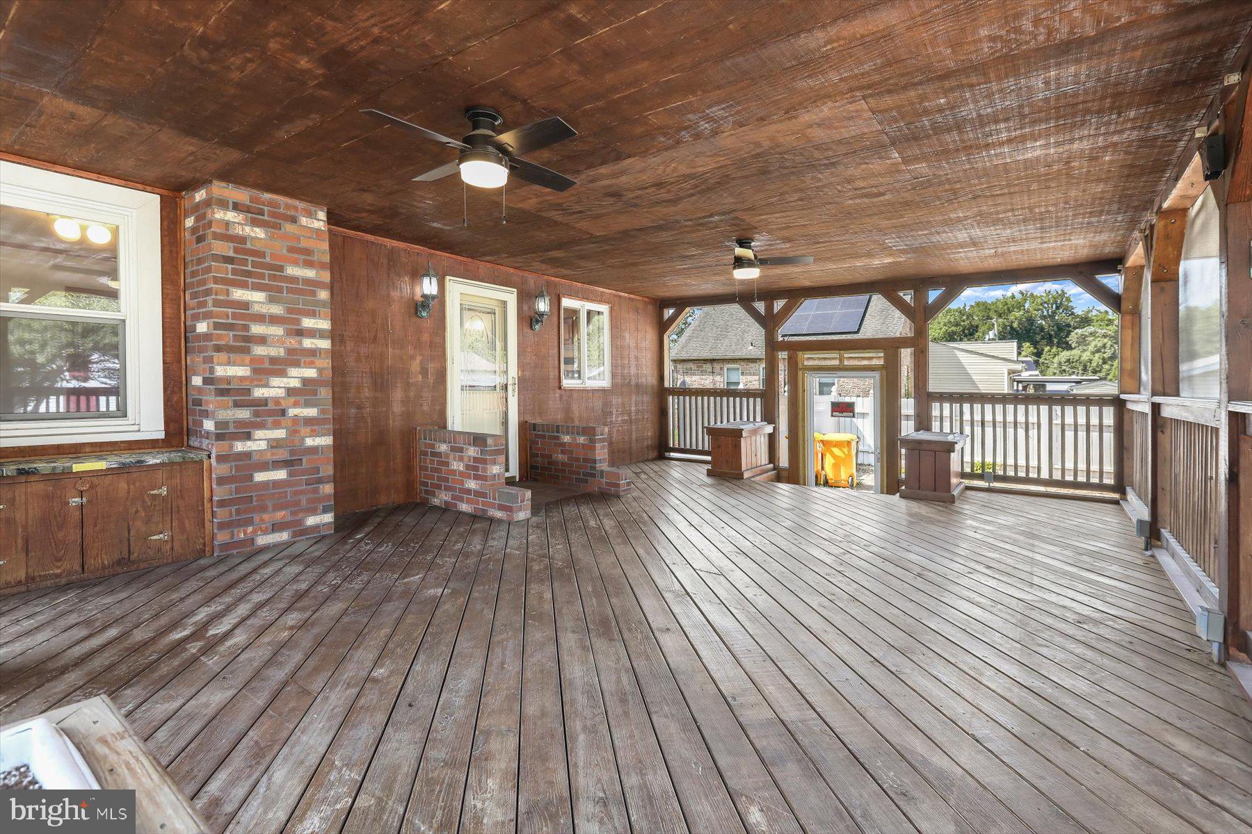 SHORELAND - Residential