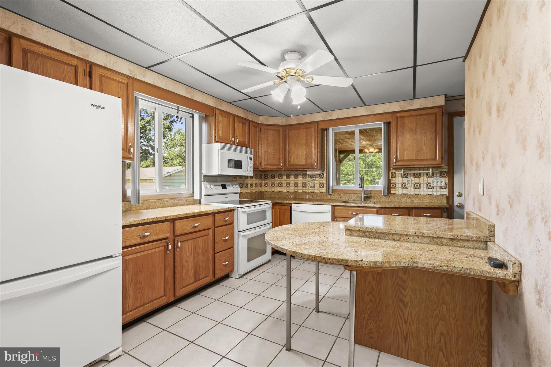 SHORELAND - Residential