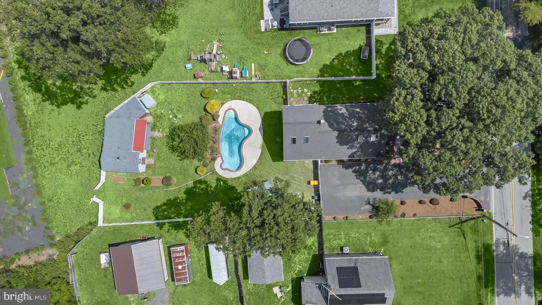SHORELAND - Residential