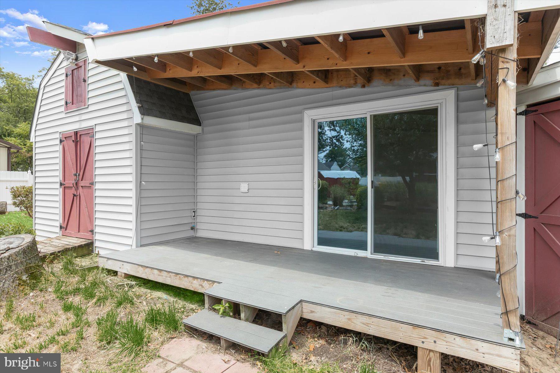 SHORELAND - Residential