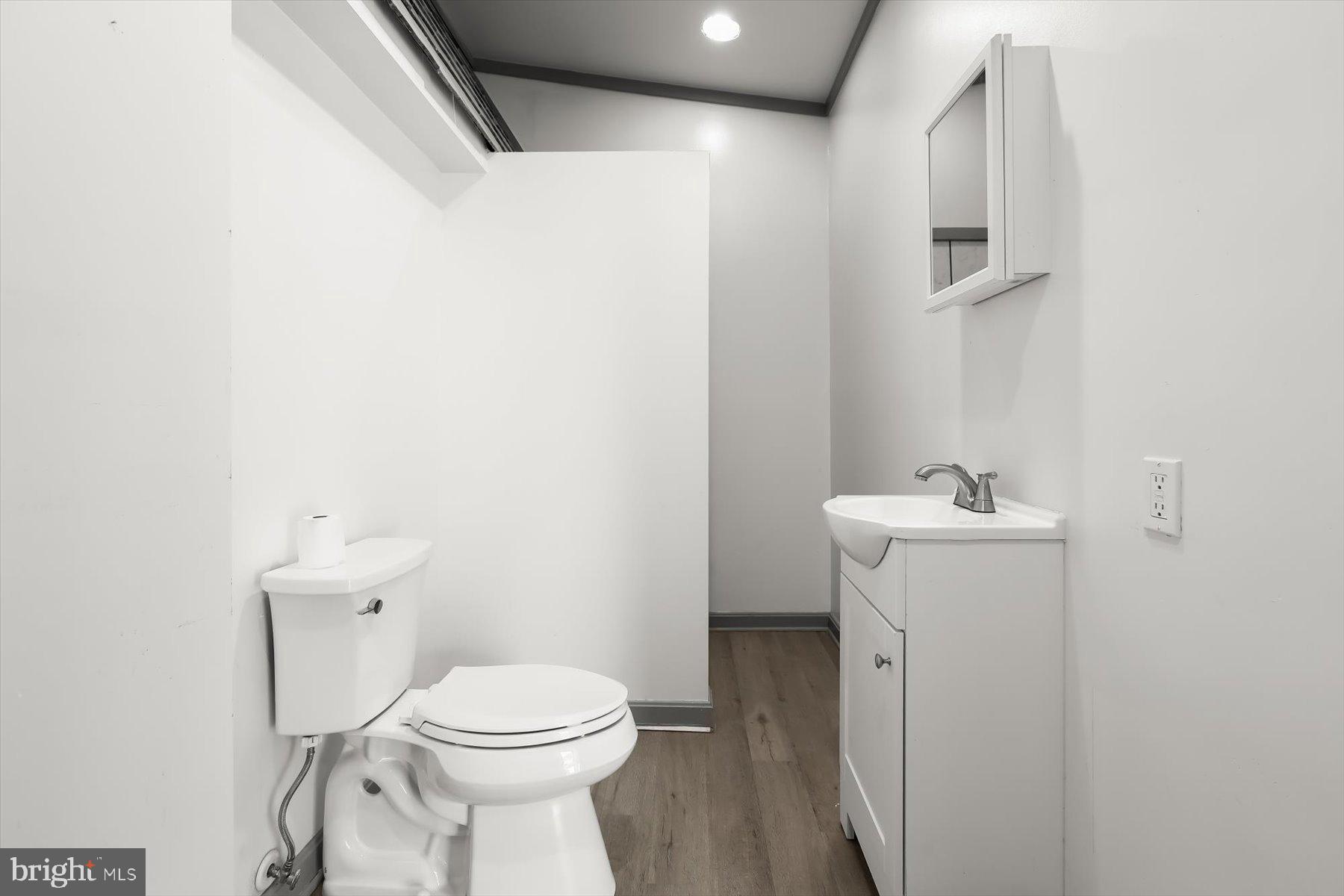 SHORELAND - Residential