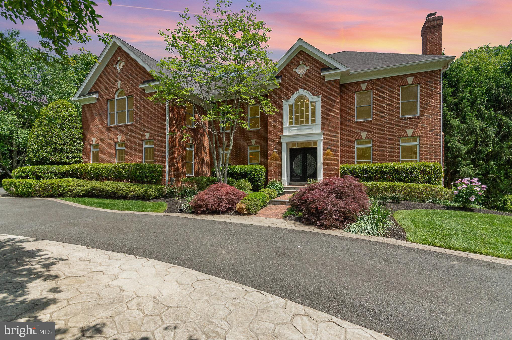HUNTER'S CREST - Residential