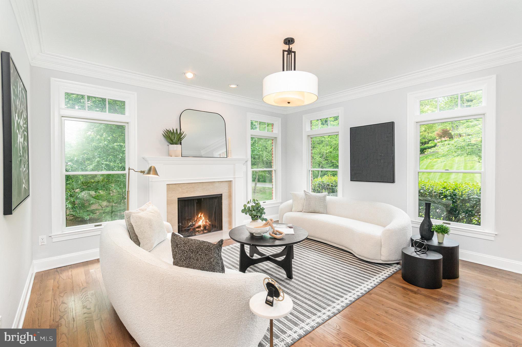 HUNTER'S CREST - Residential