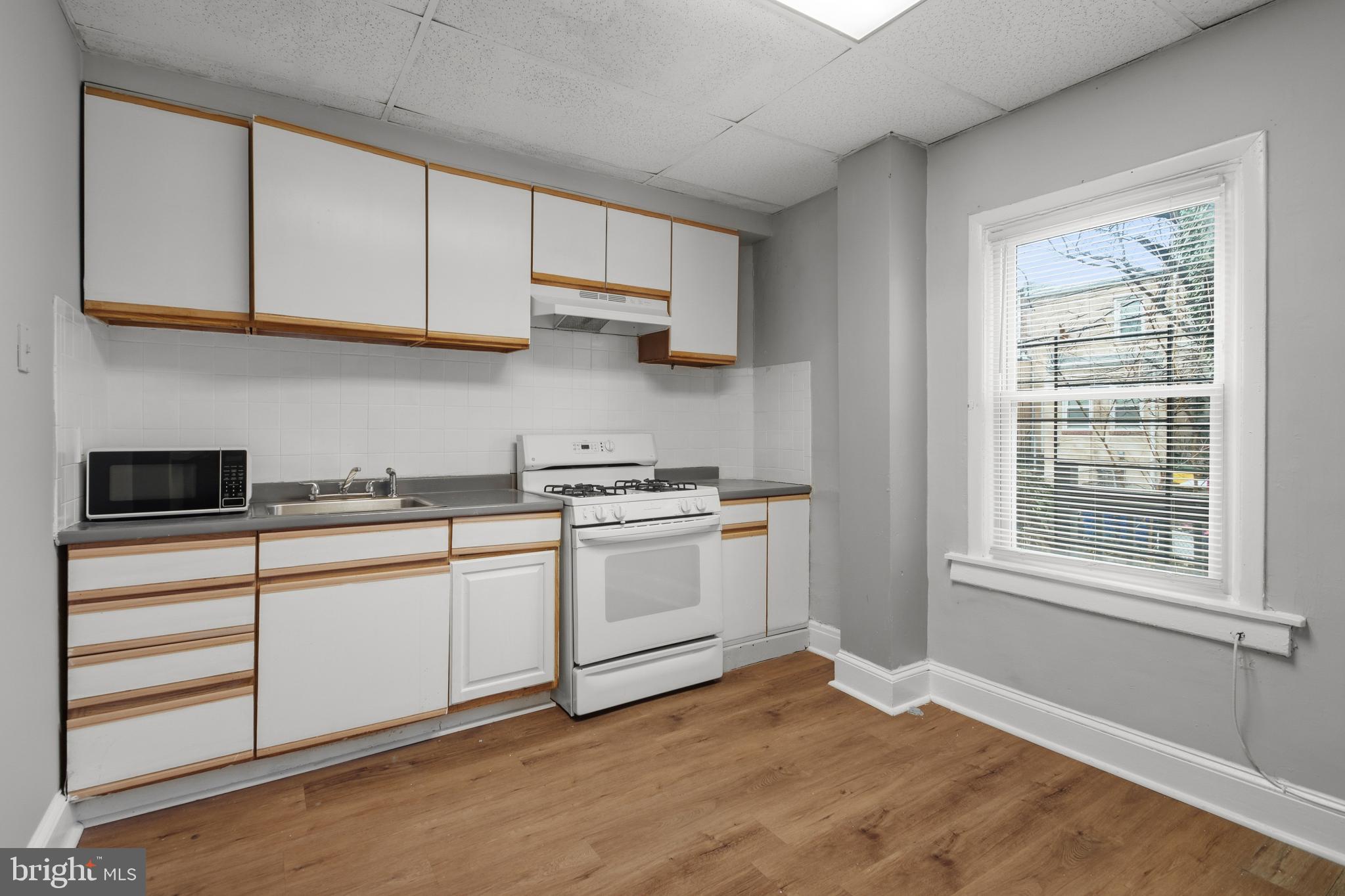 EAST BALTIMORE MIDWAY - Residential