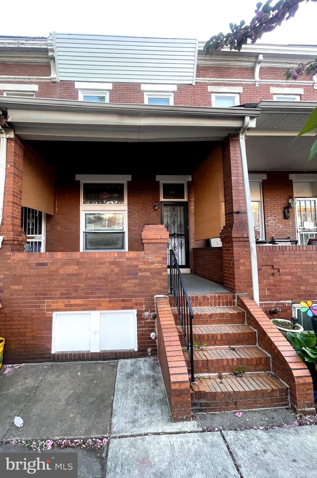 beautifully remodeled row home for sale conveniently located