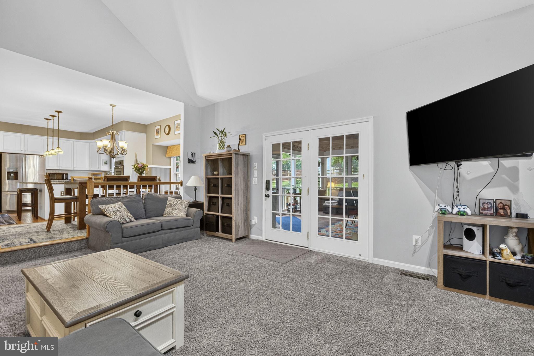 POTOMAC LAKES - Residential