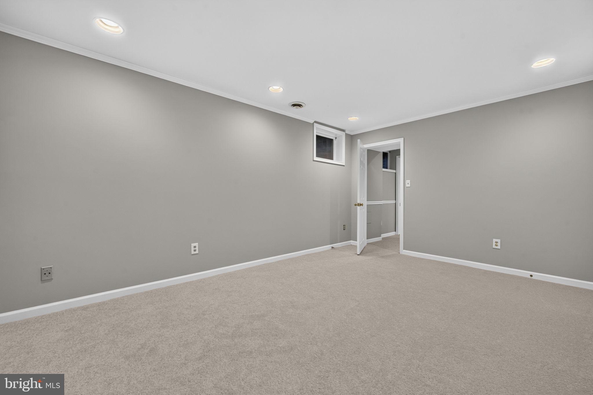 POTOMAC LAKES - Residential