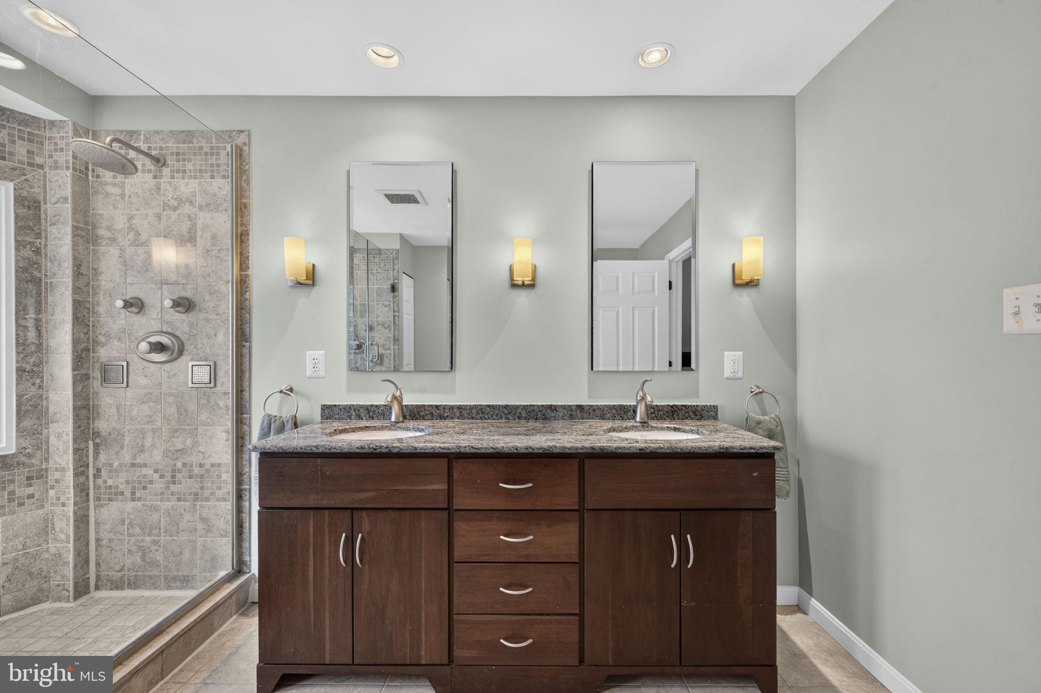 POTOMAC LAKES - Residential