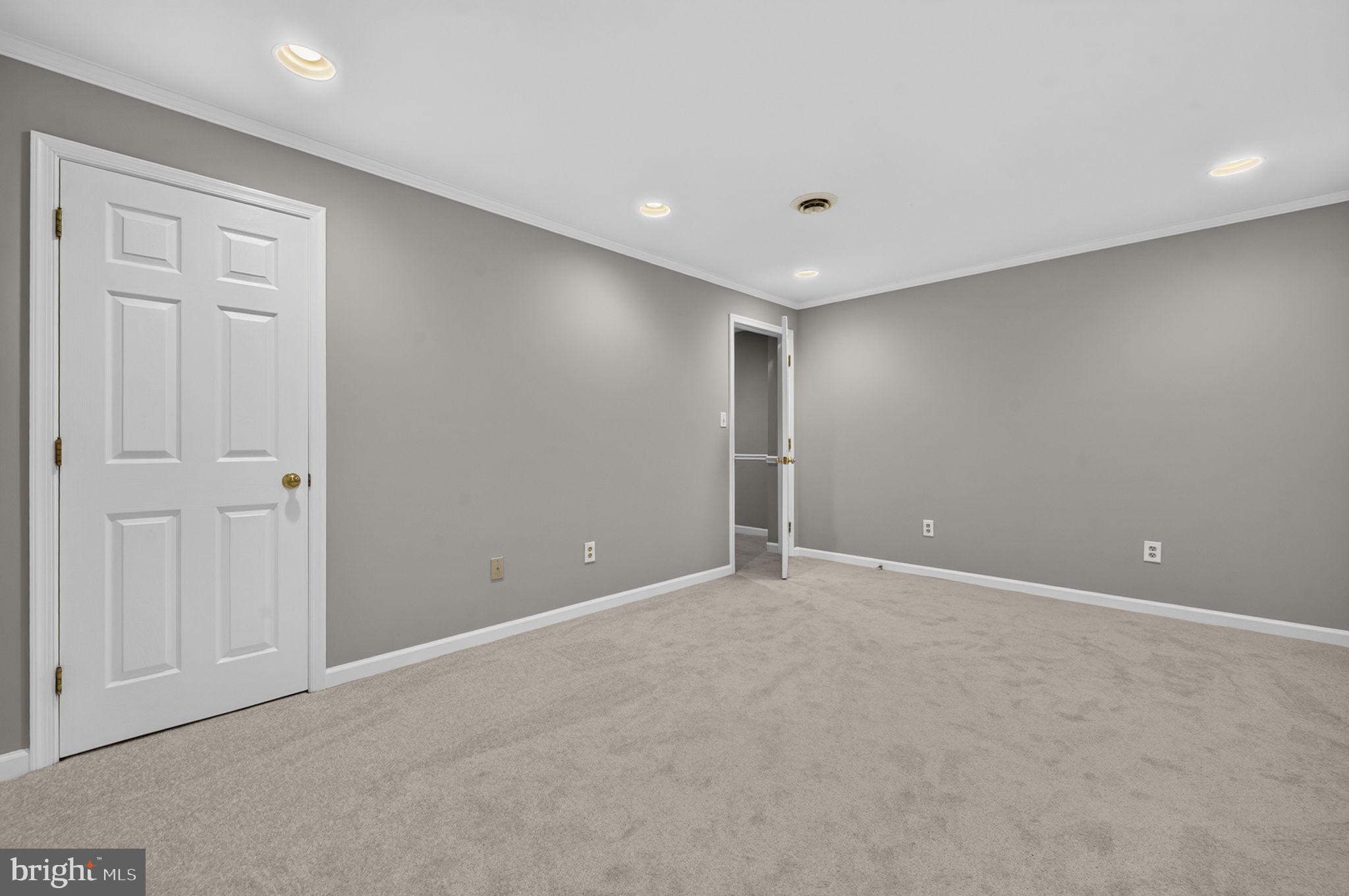 POTOMAC LAKES - Residential