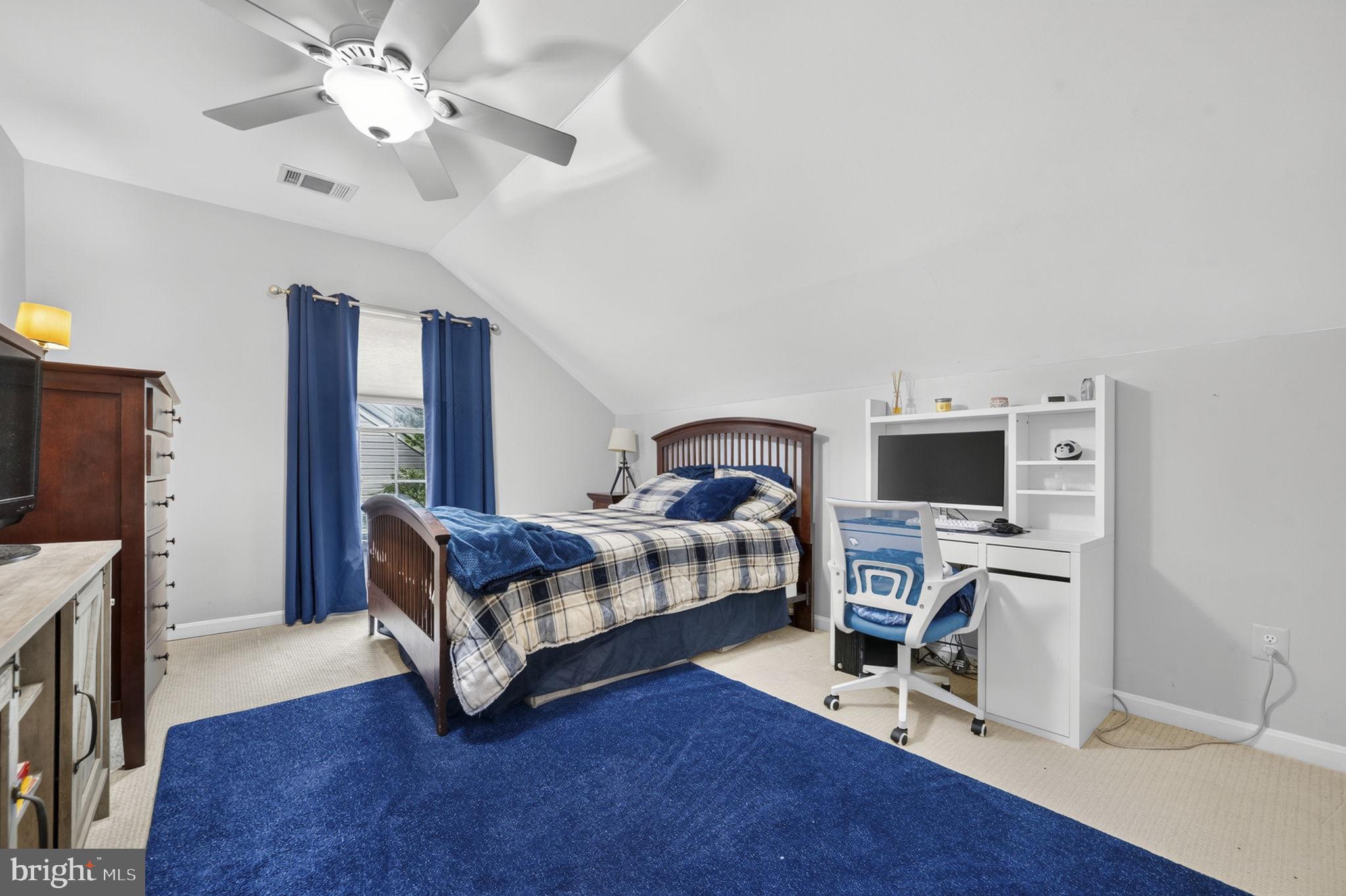 POTOMAC LAKES - Residential