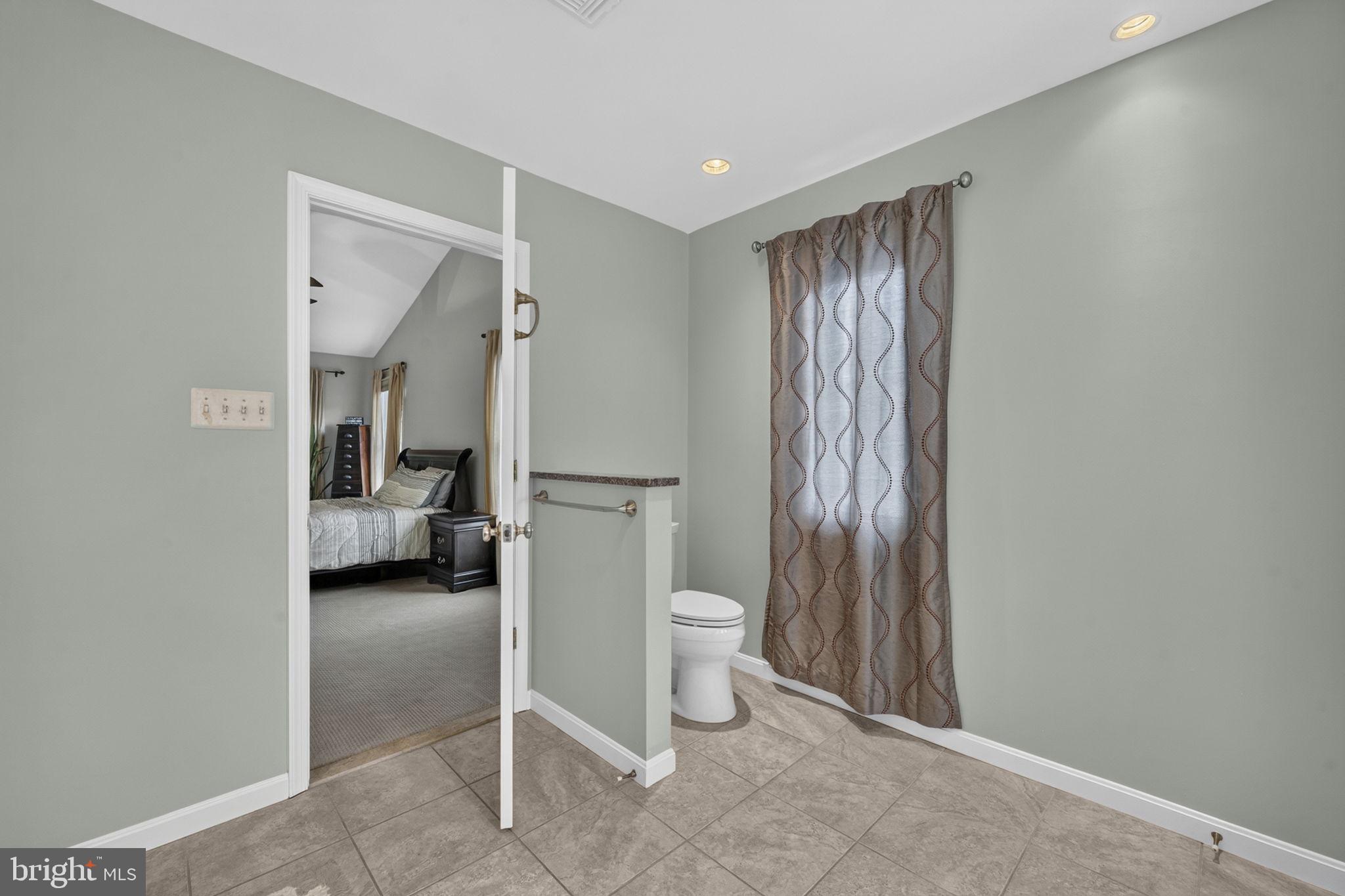 POTOMAC LAKES - Residential