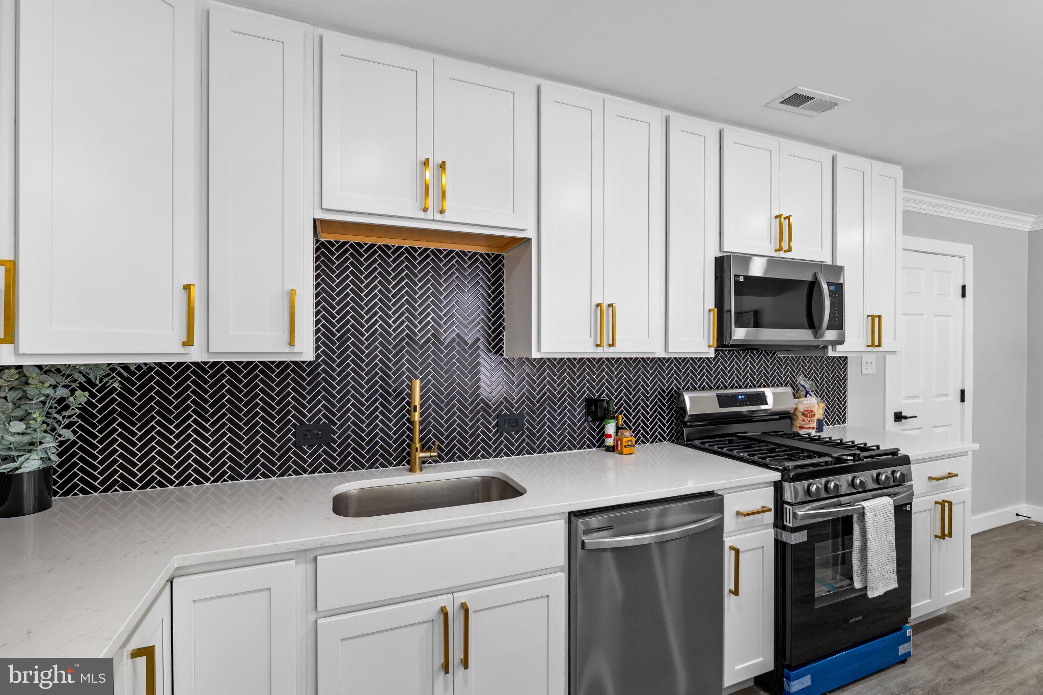 ASPEN HILL - Residential