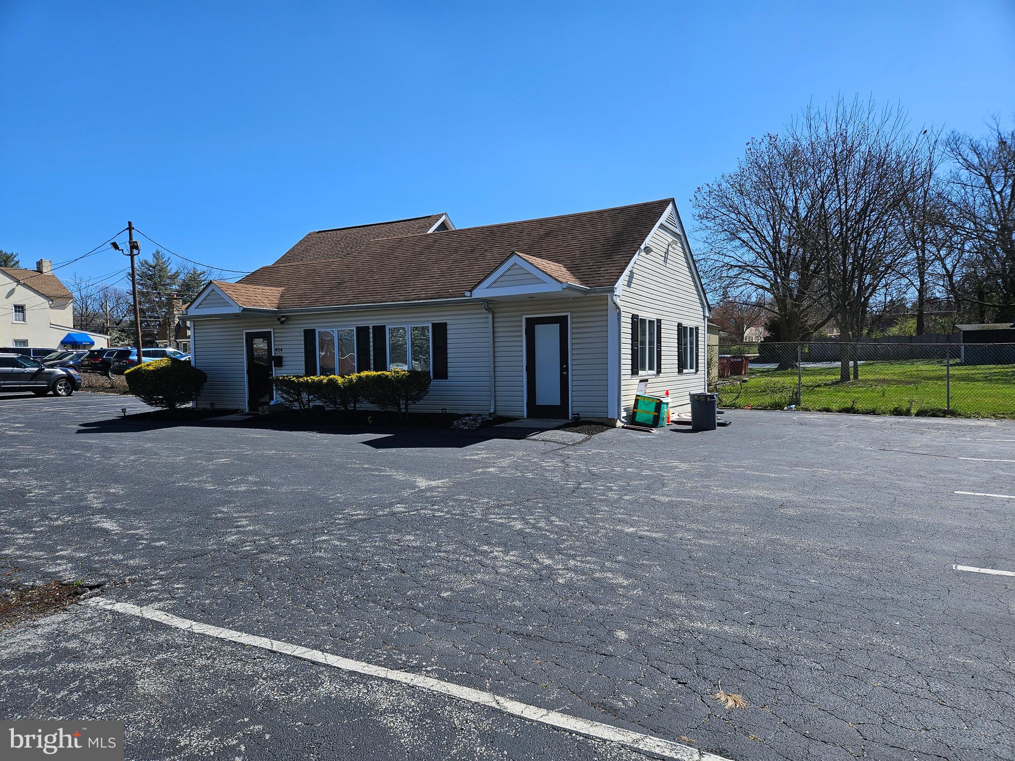 LAFAYETTE HILL - Commercial Sale