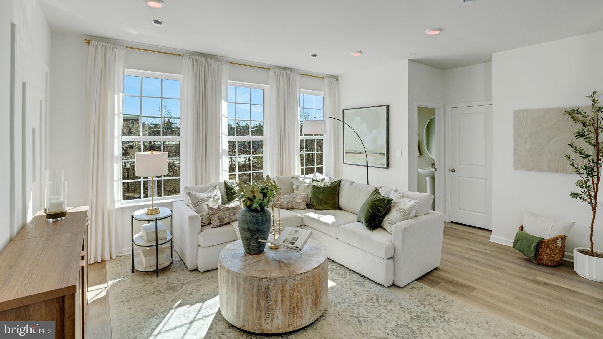 STEELPOINTE - Residential