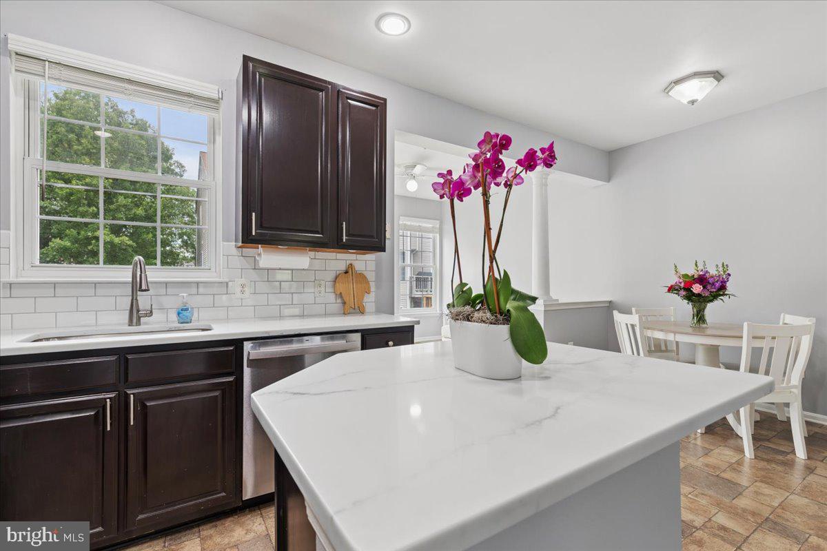 RIVER OAKS - Residential