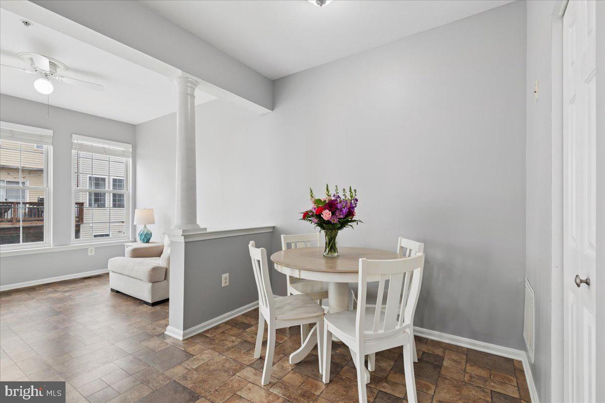 RIVER OAKS - Residential