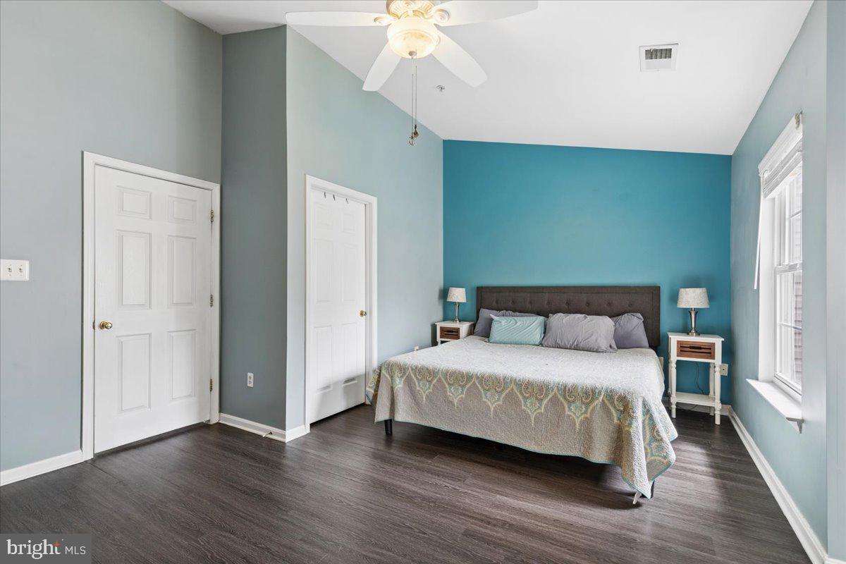 RIVER OAKS - Residential