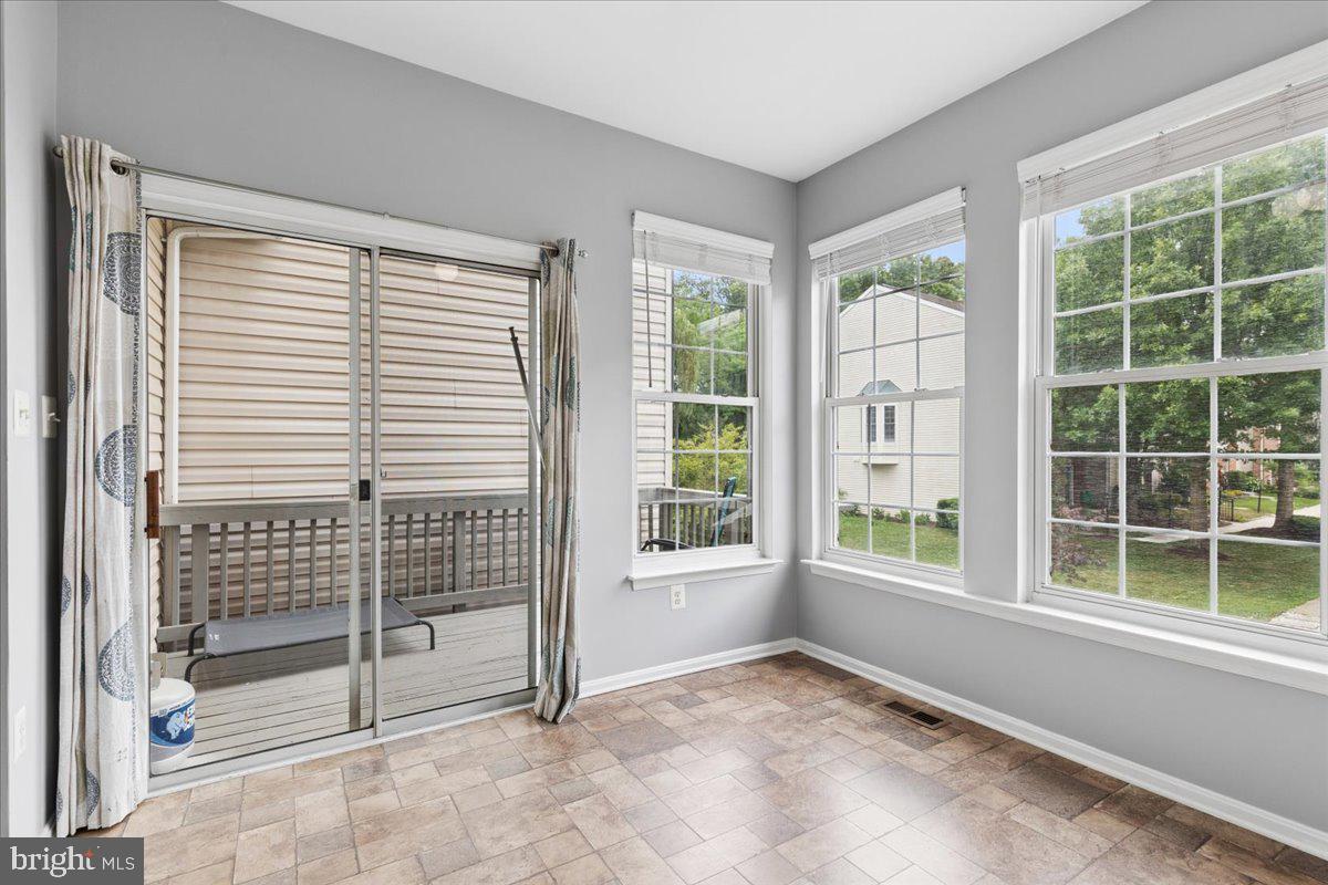 RIVER OAKS - Residential