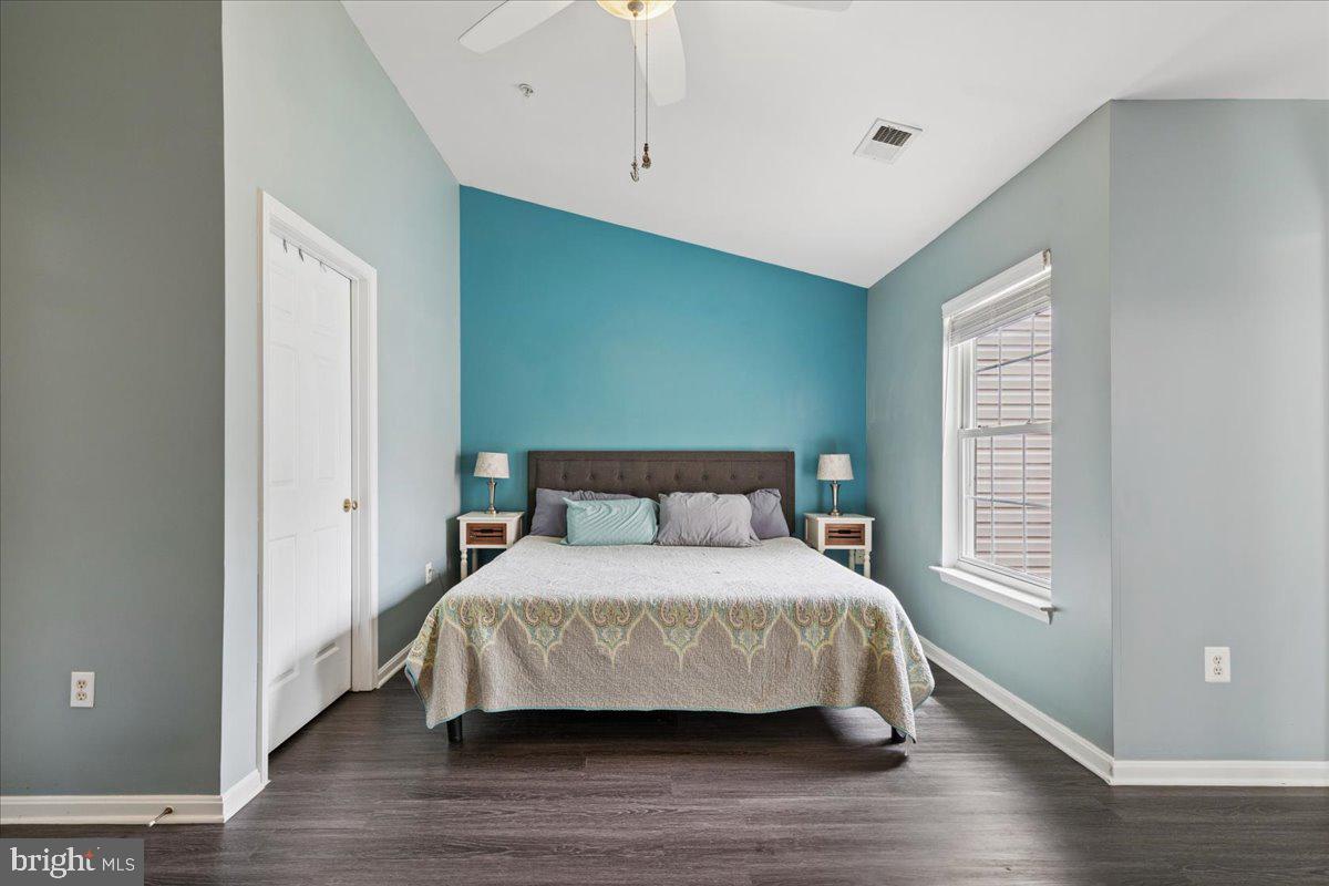 RIVER OAKS - Residential