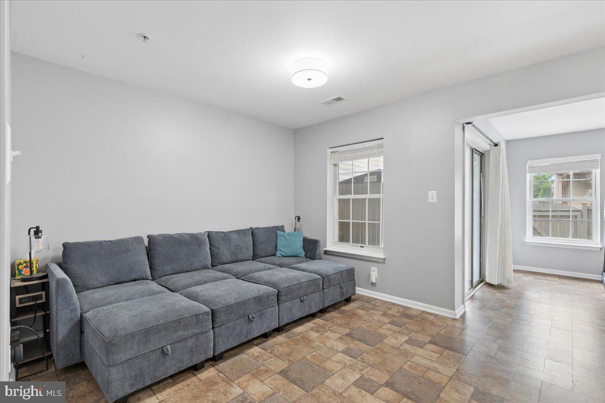 RIVER OAKS - Residential