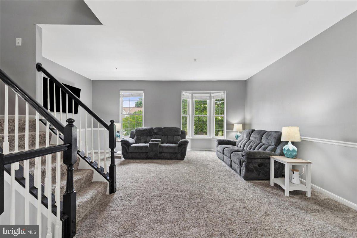 RIVER OAKS - Residential