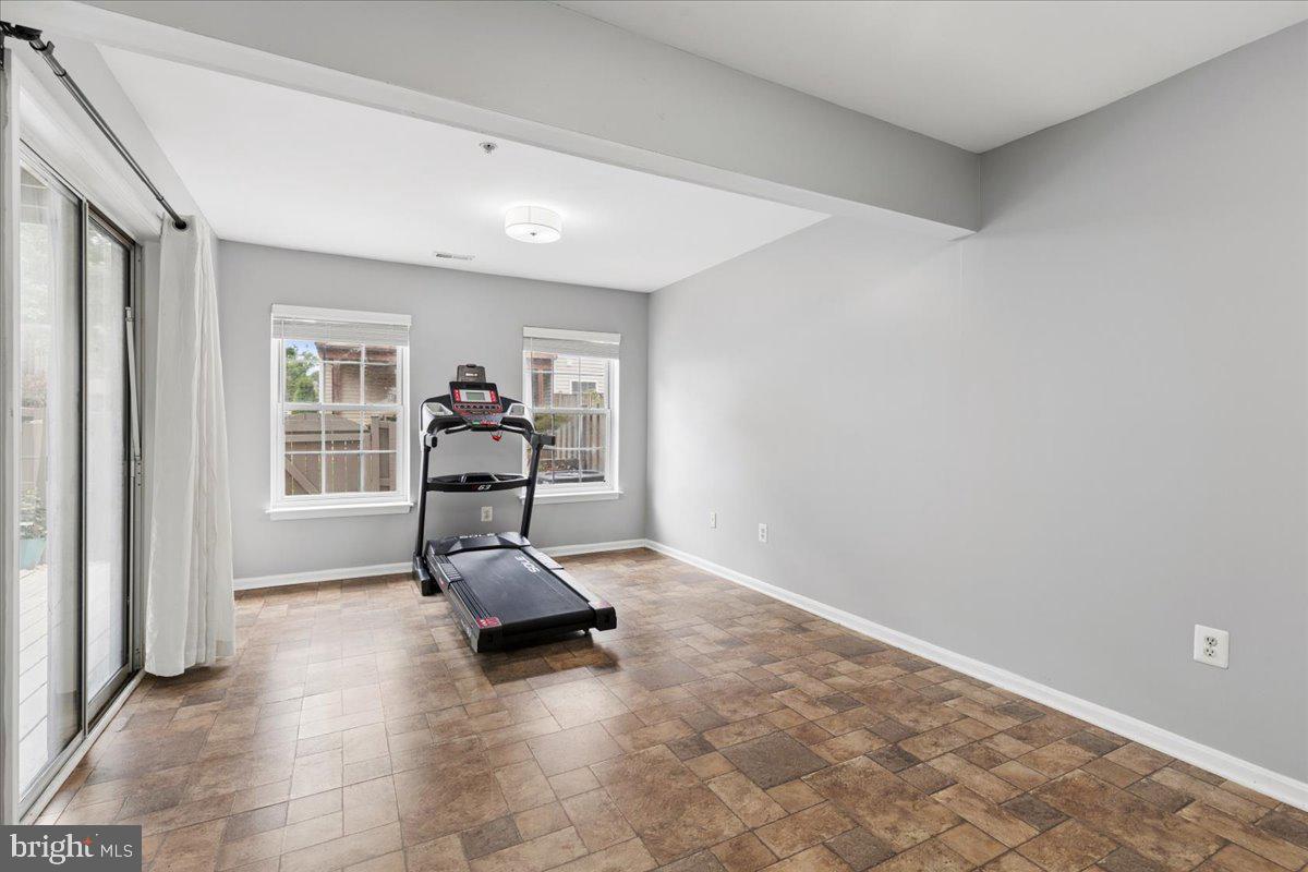 RIVER OAKS - Residential
