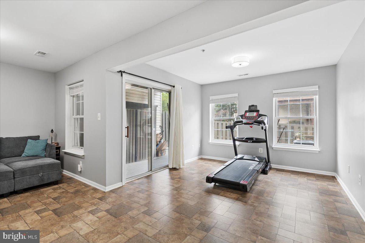 RIVER OAKS - Residential