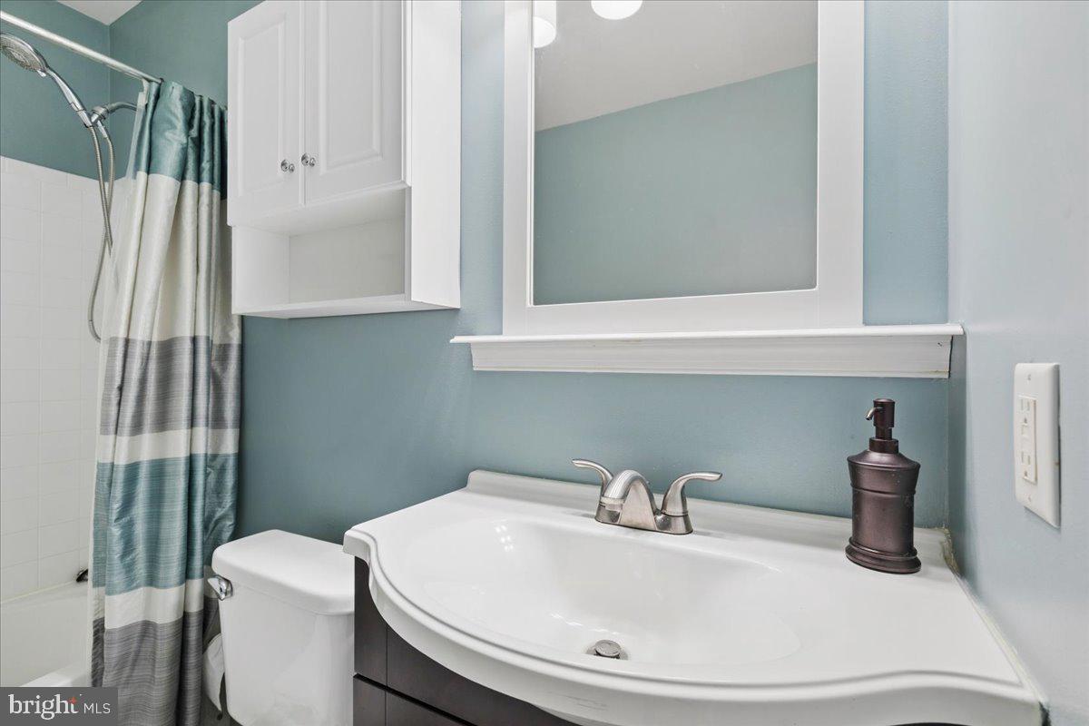 RIVER OAKS - Residential