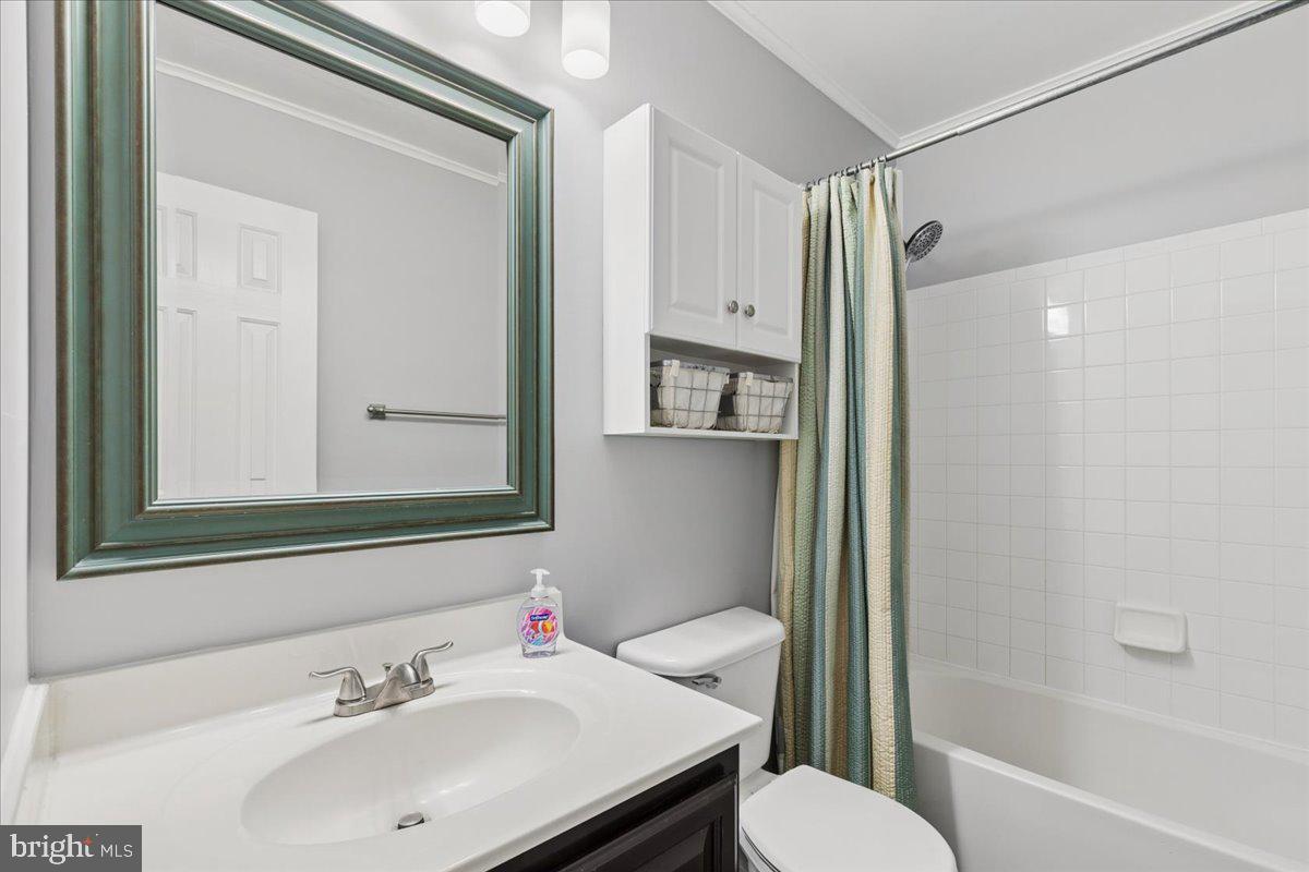 RIVER OAKS - Residential