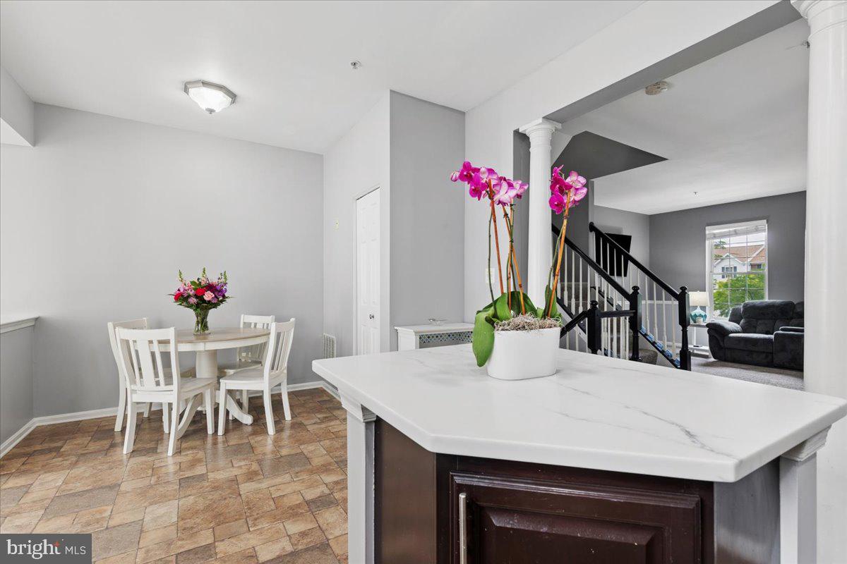 RIVER OAKS - Residential