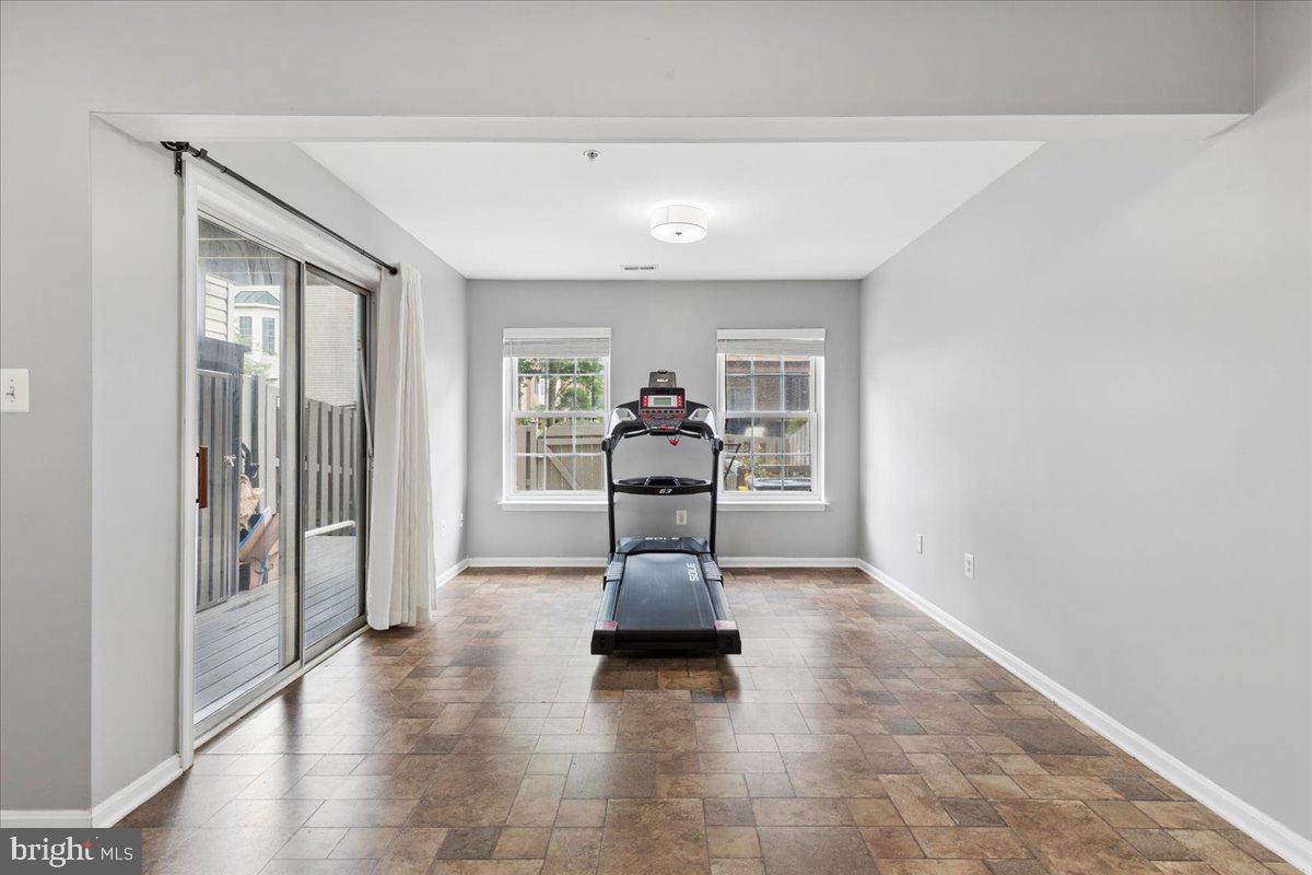 RIVER OAKS - Residential