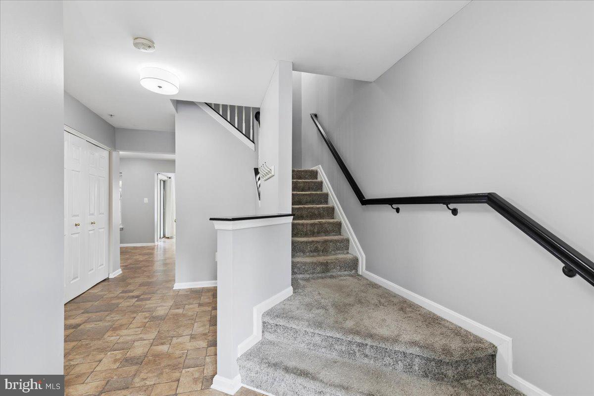RIVER OAKS - Residential