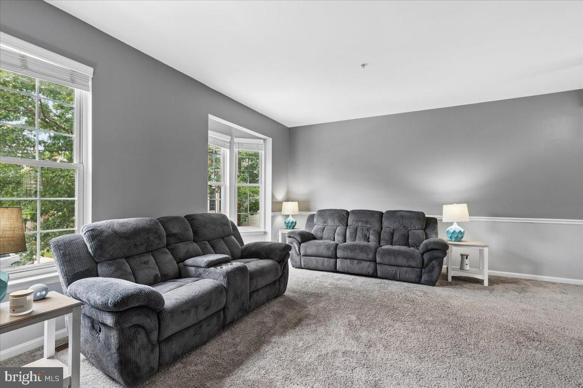 RIVER OAKS - Residential