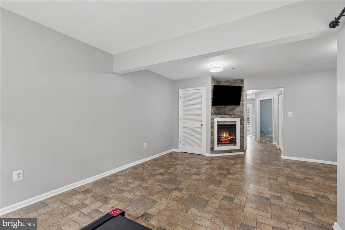 RIVER OAKS - Residential