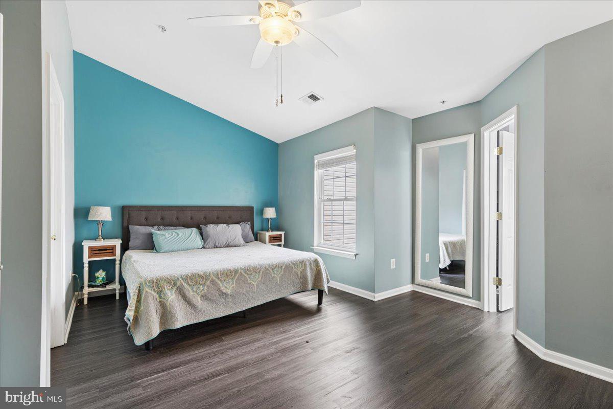RIVER OAKS - Residential