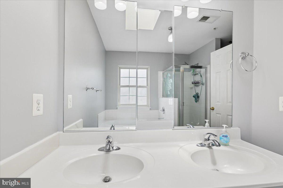 RIVER OAKS - Residential