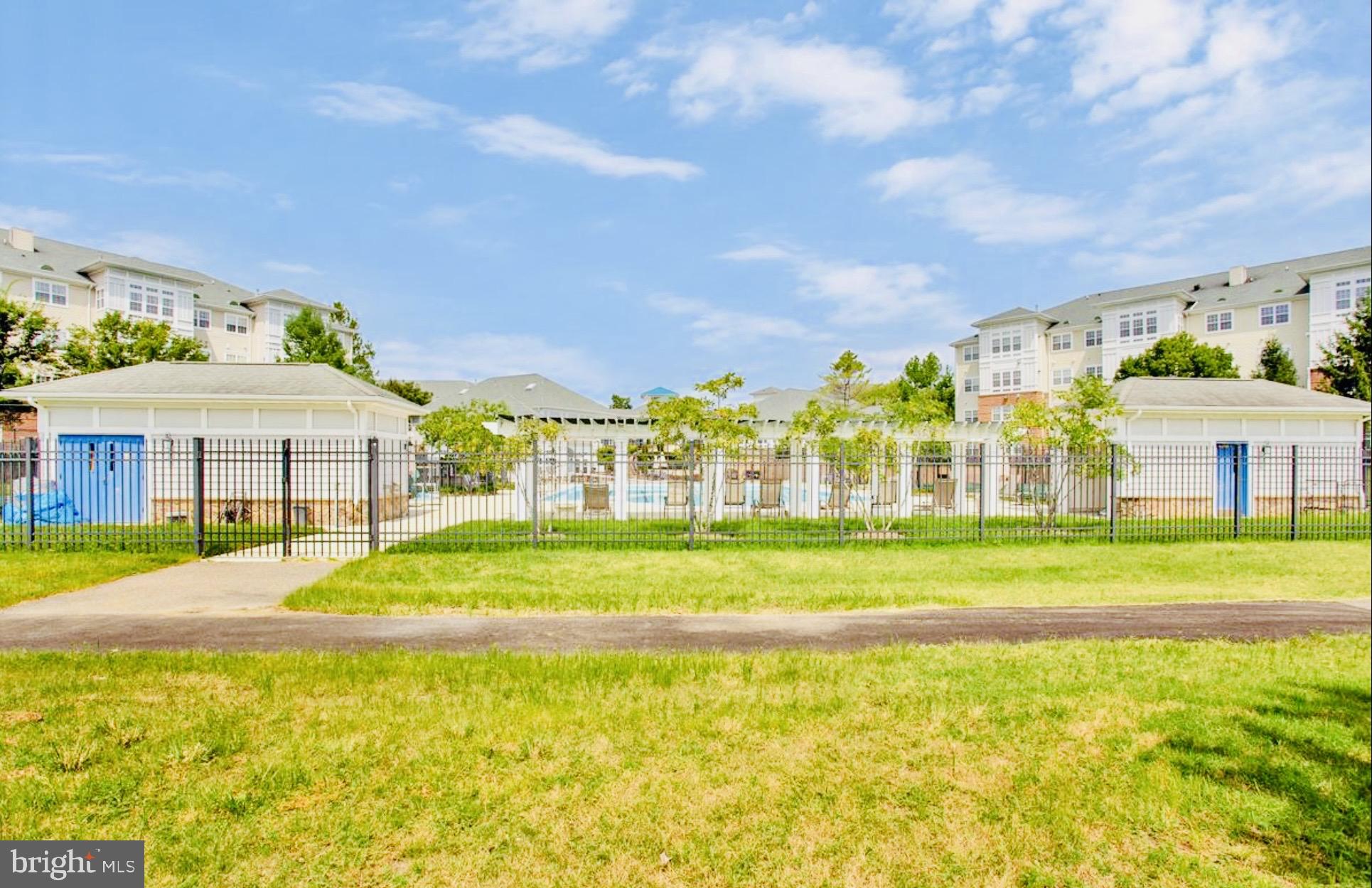CAMERON GROVE - Residential