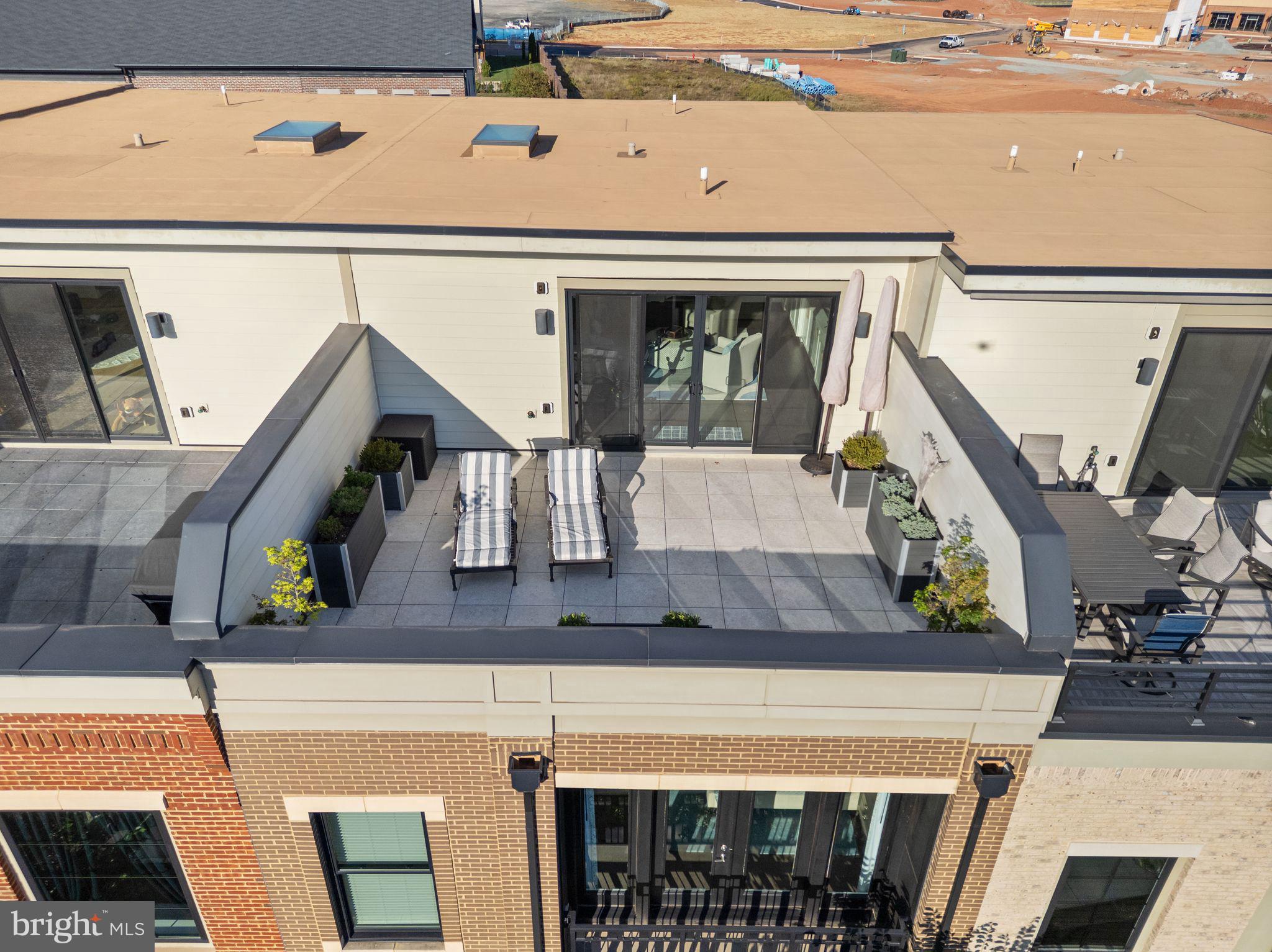 ONE LOUDOUN - Residential