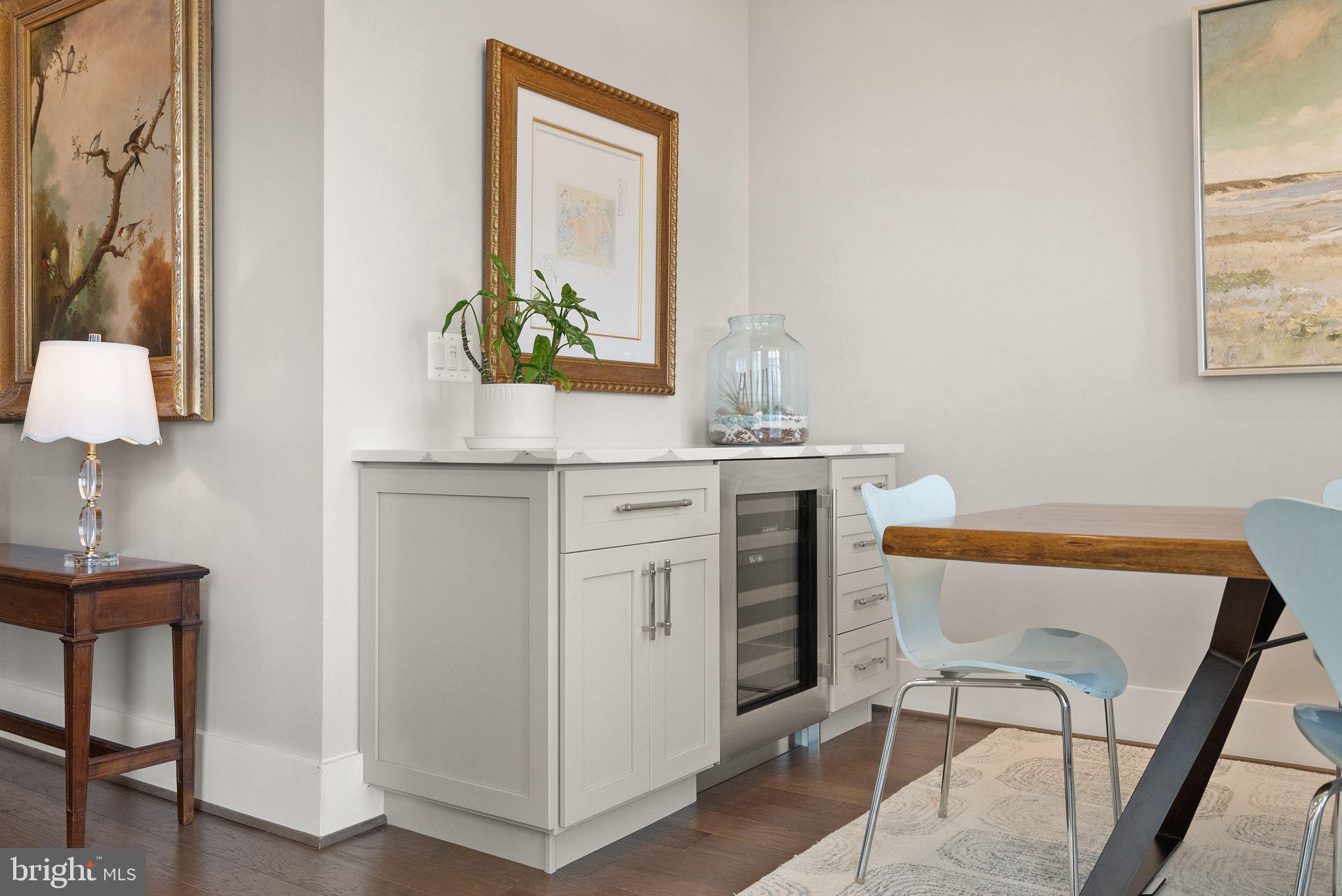 ONE LOUDOUN - Residential