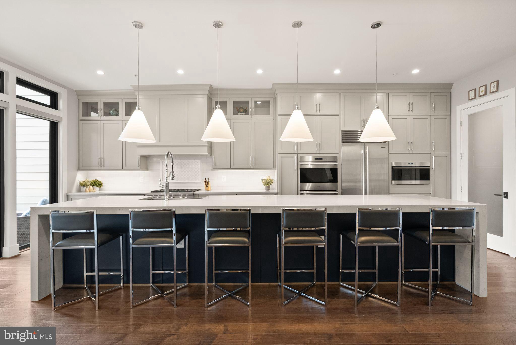 ONE LOUDOUN - Residential