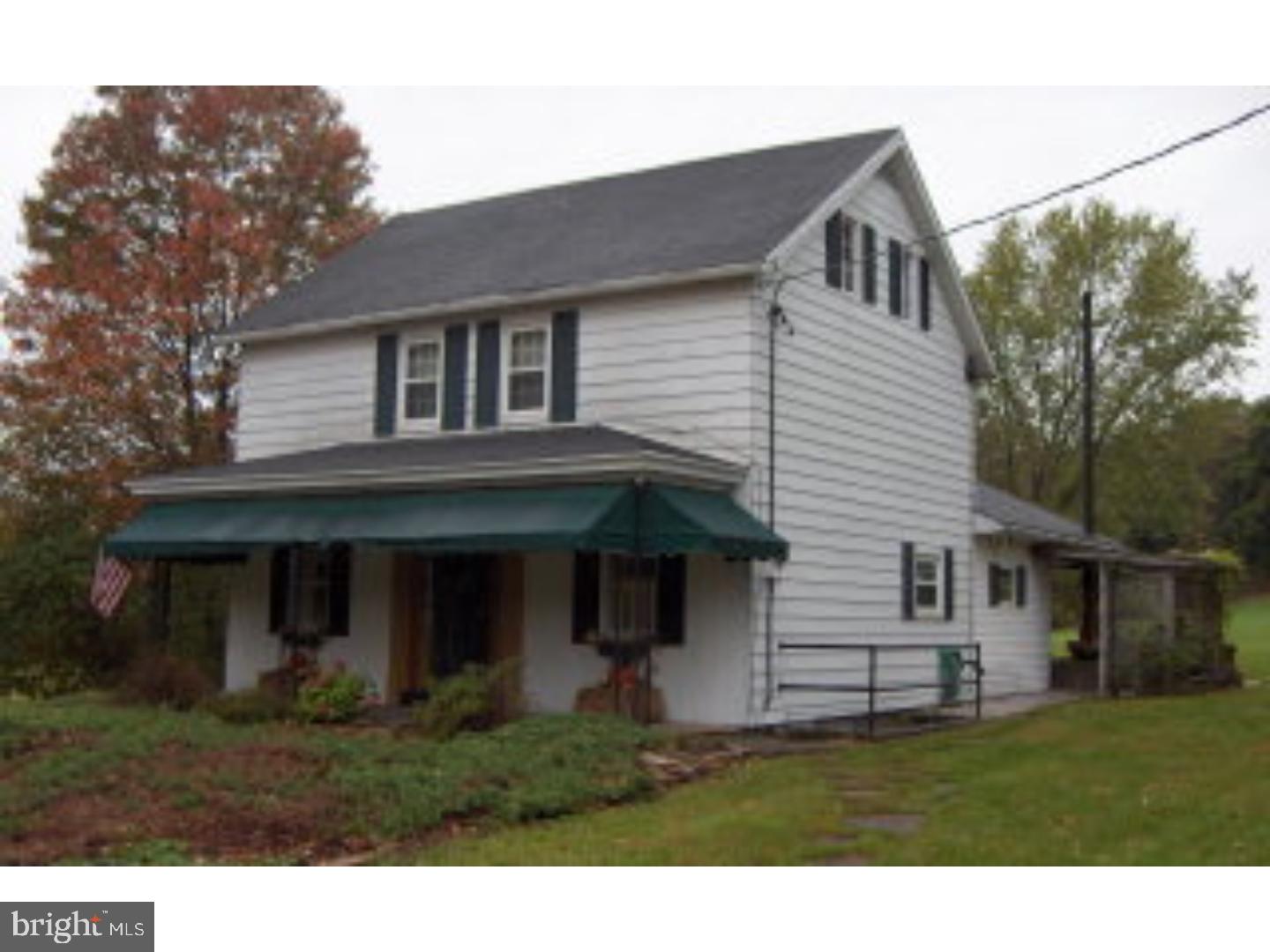 QUAINT FARMHOUSE WITH IMPRESSIVE MASTER SUITE, PEACEFUL SETTING, LARGE CUSTOM PATIO, SEP BARN/ 3 CAR GARAGE WITH FINISHED 2ND LEVEL W/ WET BAR, FULL BATH AND FIREPLACE. COULD BE IN-LAW QUARTERS, BEAUTIFUL VIEWS, FANTASTIC LAND. Mailing Address Continued: PINE GROVE Color: WHITE Amp: 200