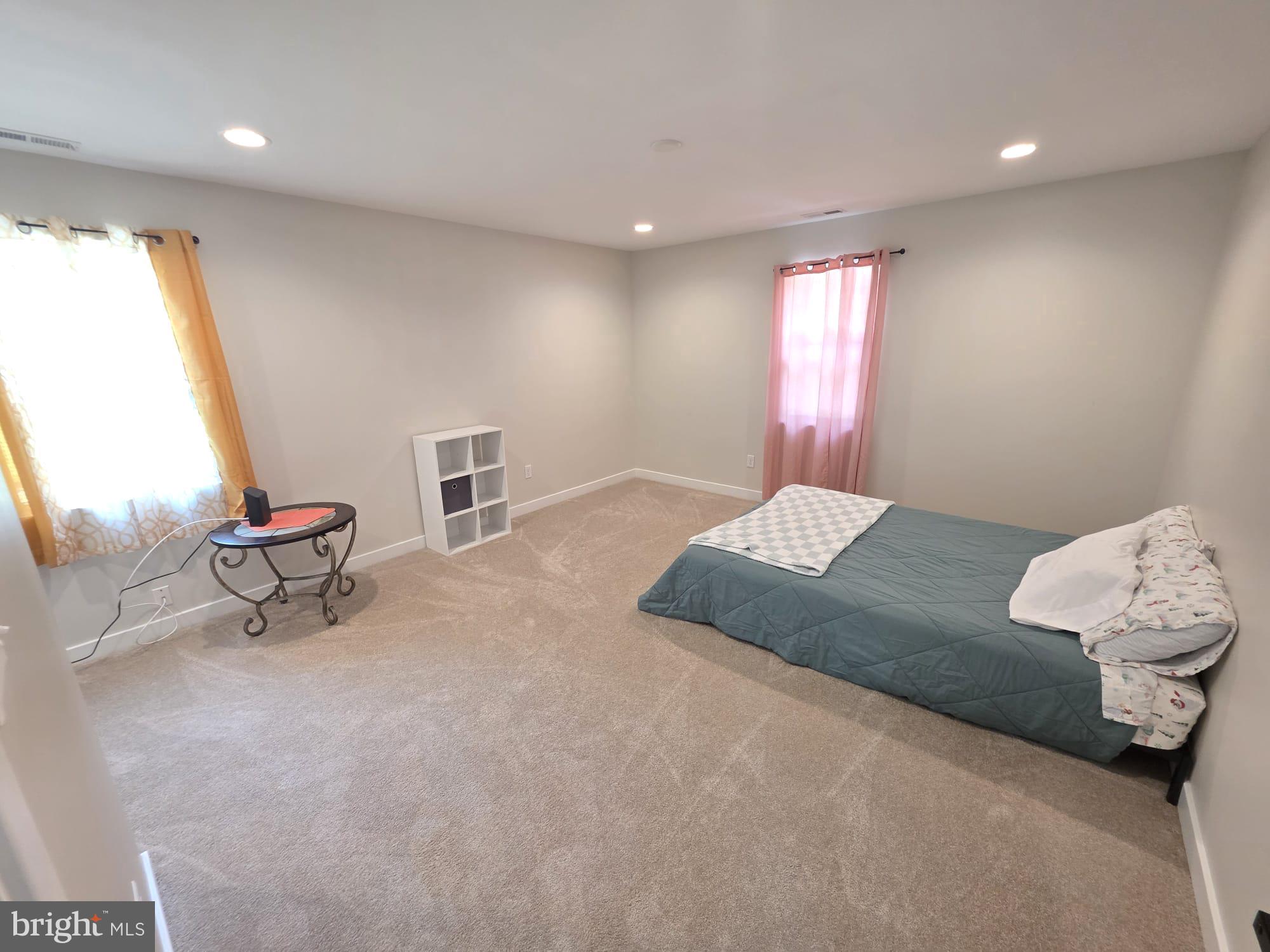 CAROLINE PINES - Residential