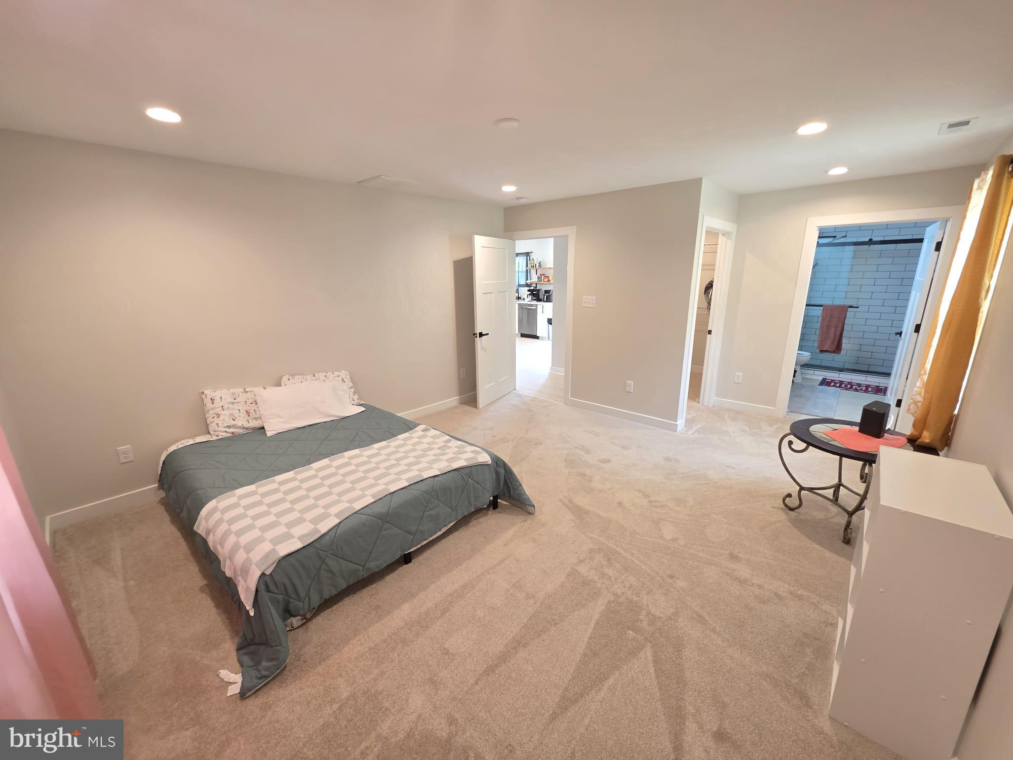 CAROLINE PINES - Residential