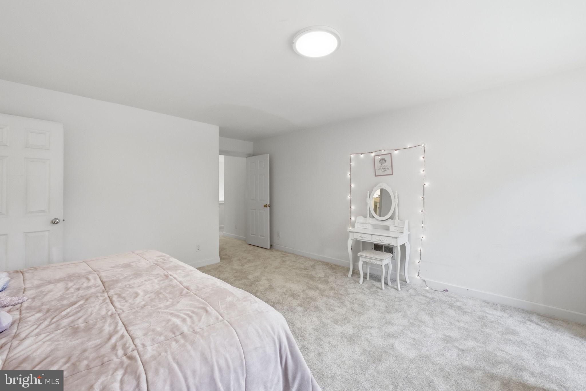 MCLEAN HUNDRED - Residential