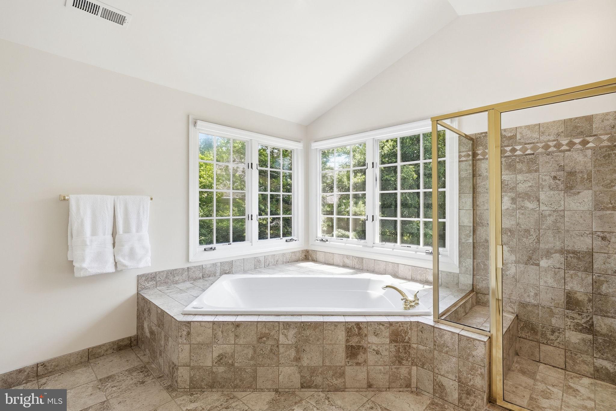 MCLEAN HUNDRED - Residential