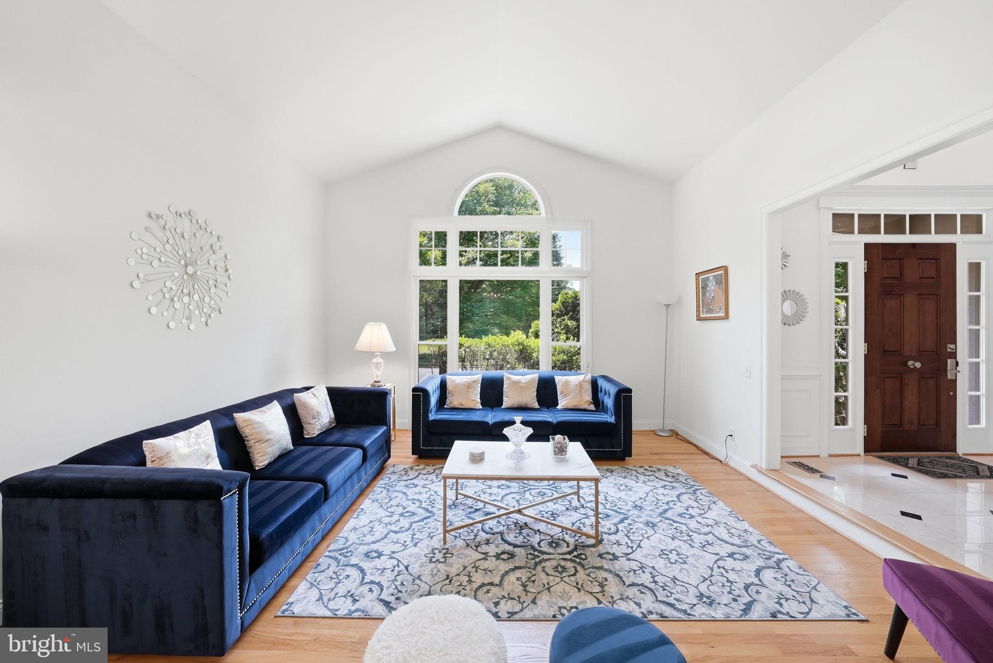 MCLEAN HUNDRED - Residential