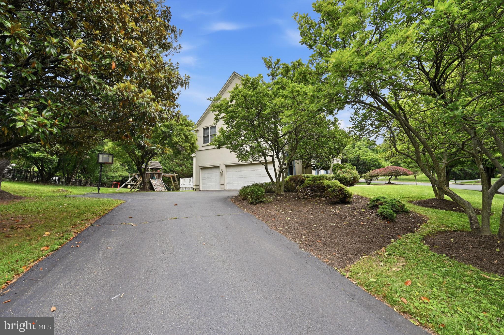 MCLEAN HUNDRED - Residential