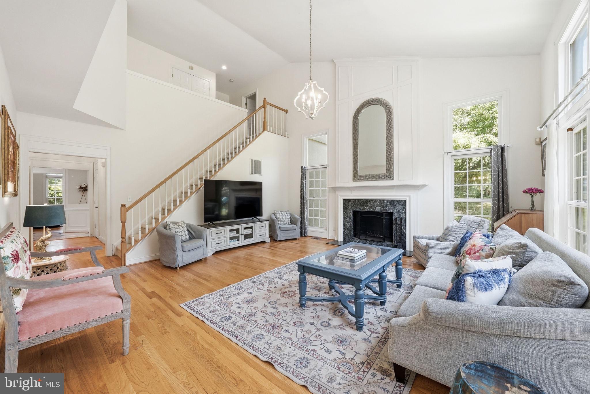 MCLEAN HUNDRED - Residential