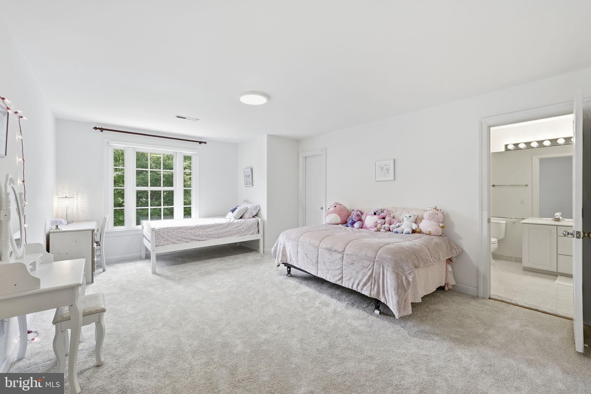 MCLEAN HUNDRED - Residential
