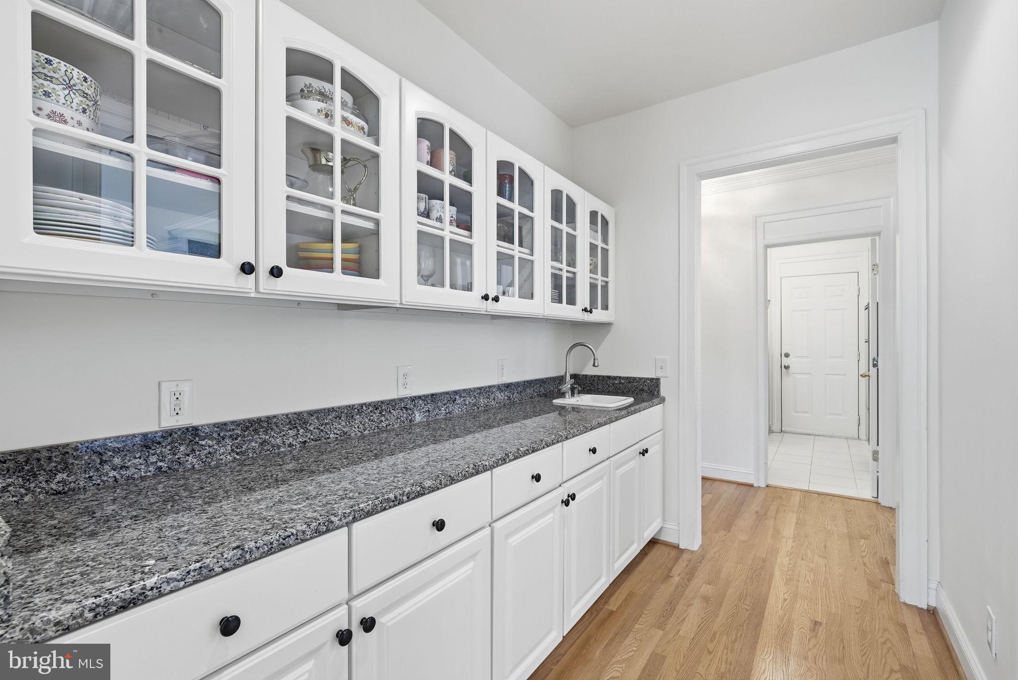 MCLEAN HUNDRED - Residential